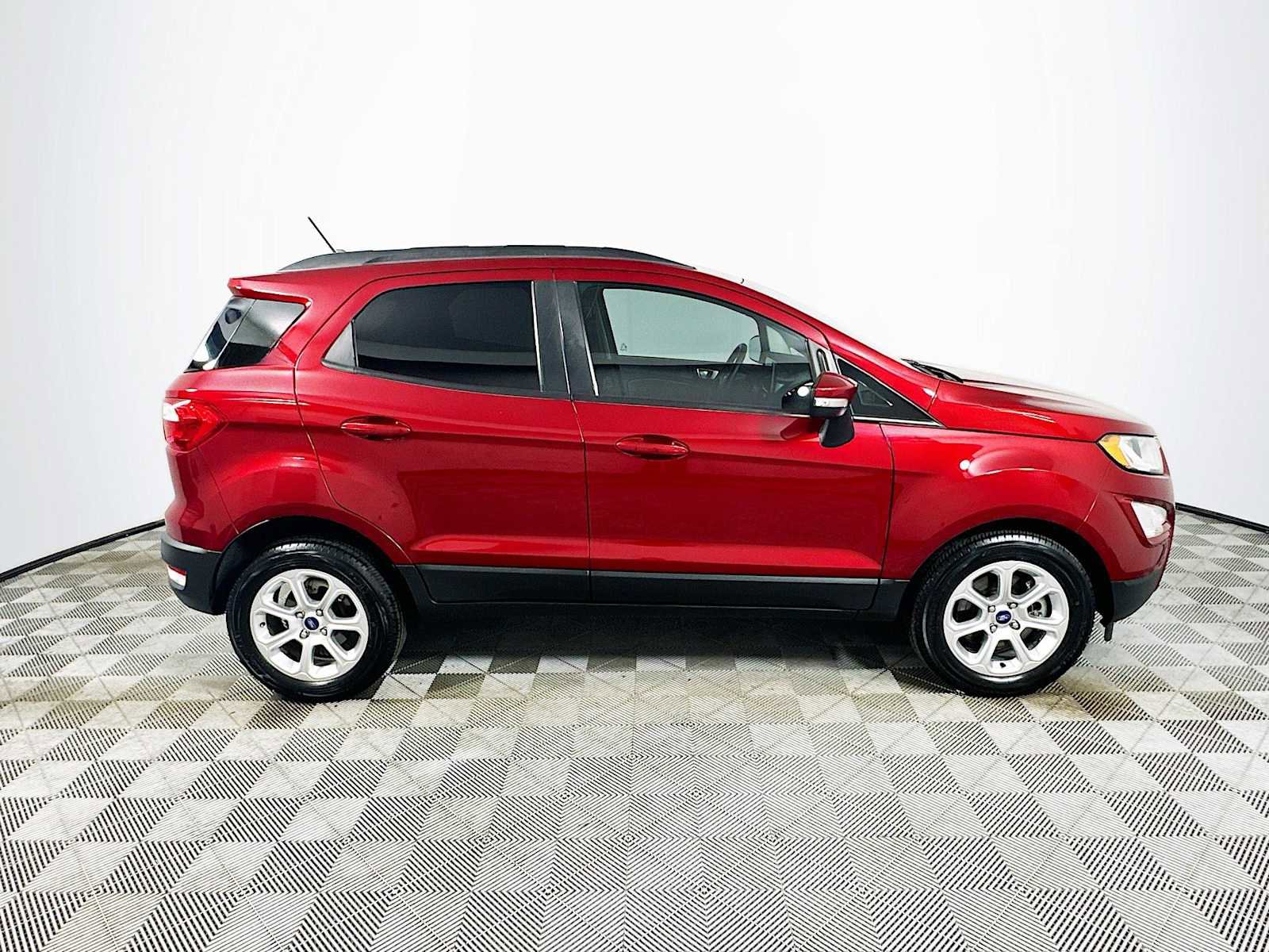 Used 2019 Ford EcoSport SE w/ SE Convenience Package image 8