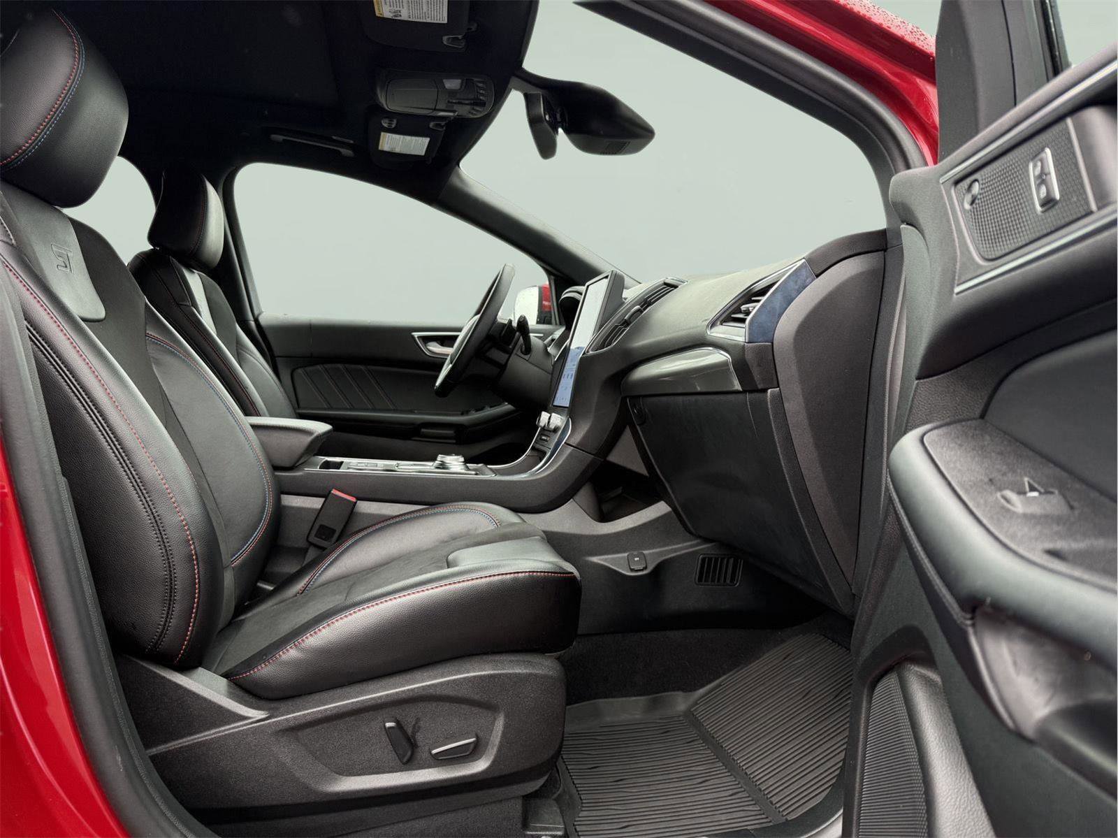 Used 2023 Ford Edge ST w/ Equipment Group 401A image 25