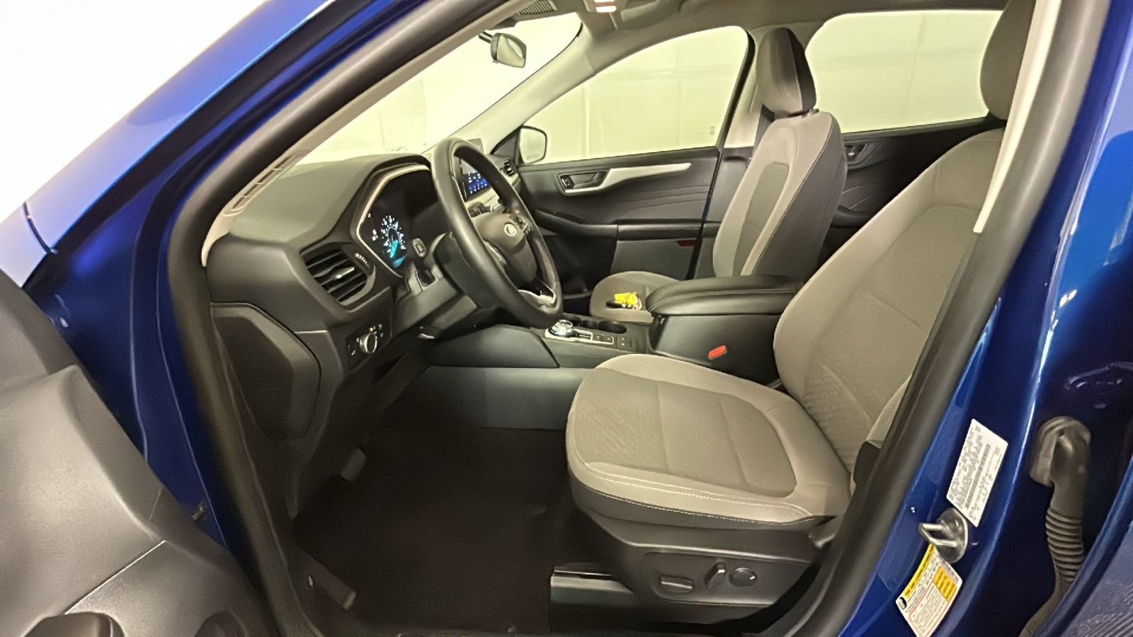 Used 2022 Ford Escape SE w/ Convenience Package FWD image 12