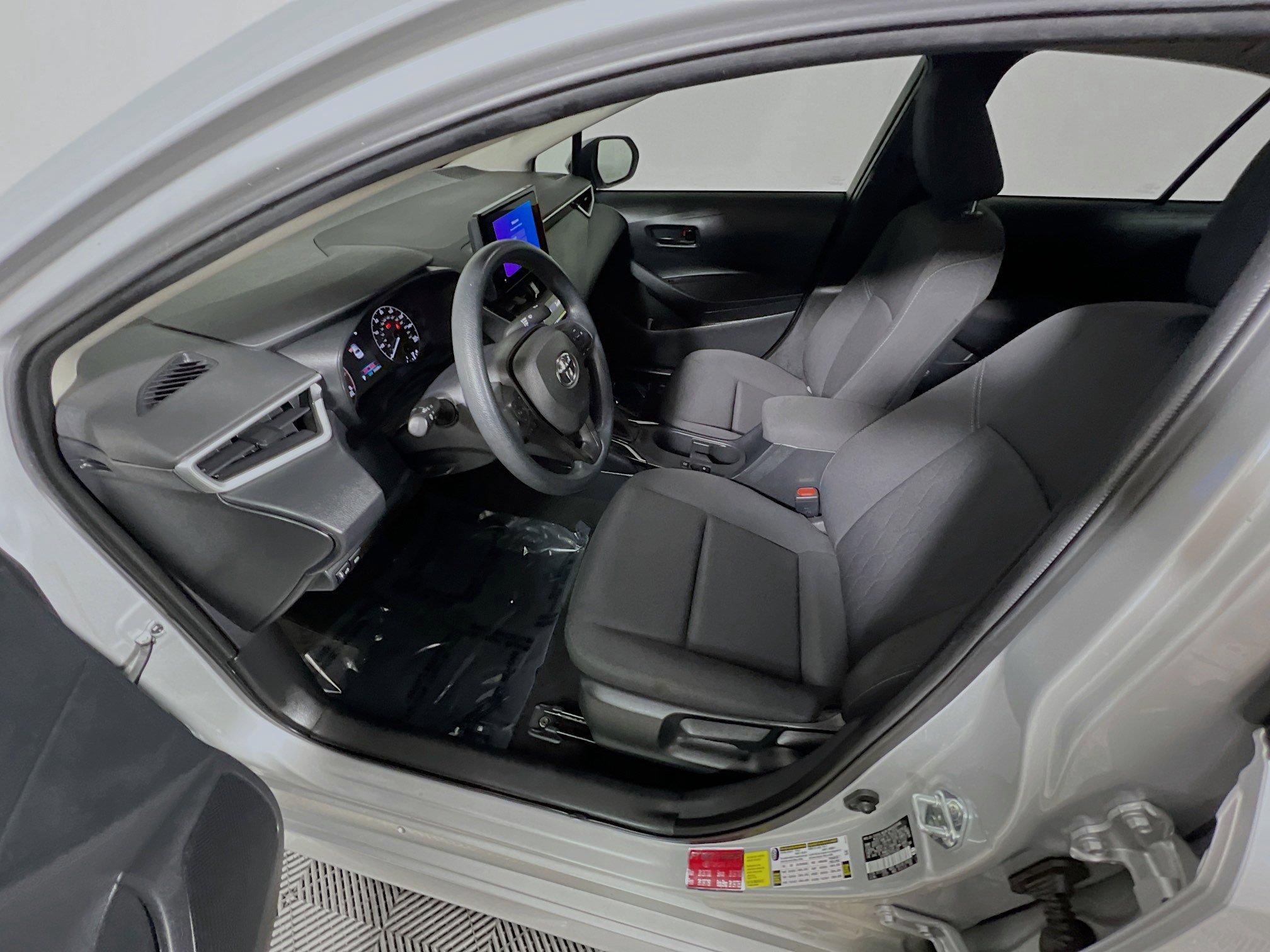 Used 2023 Toyota Corolla LE image 15