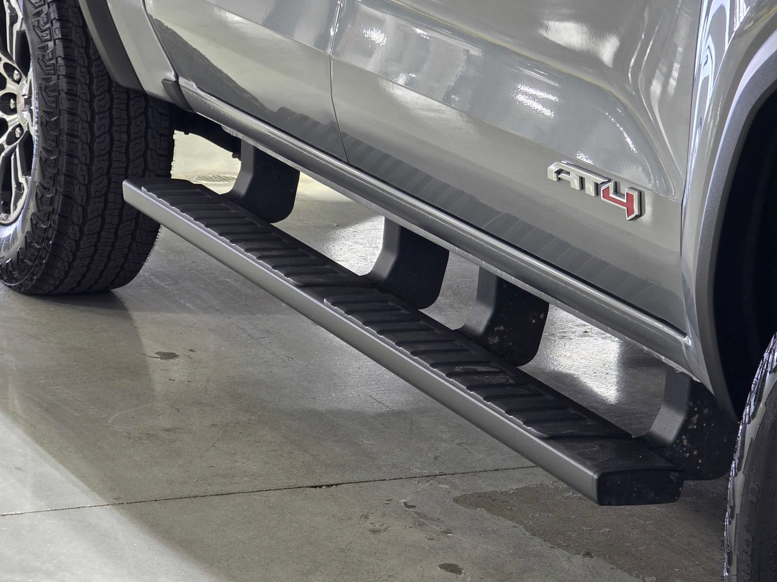 Used 2025 GMC Canyon AT4 AWD/4WD image 11