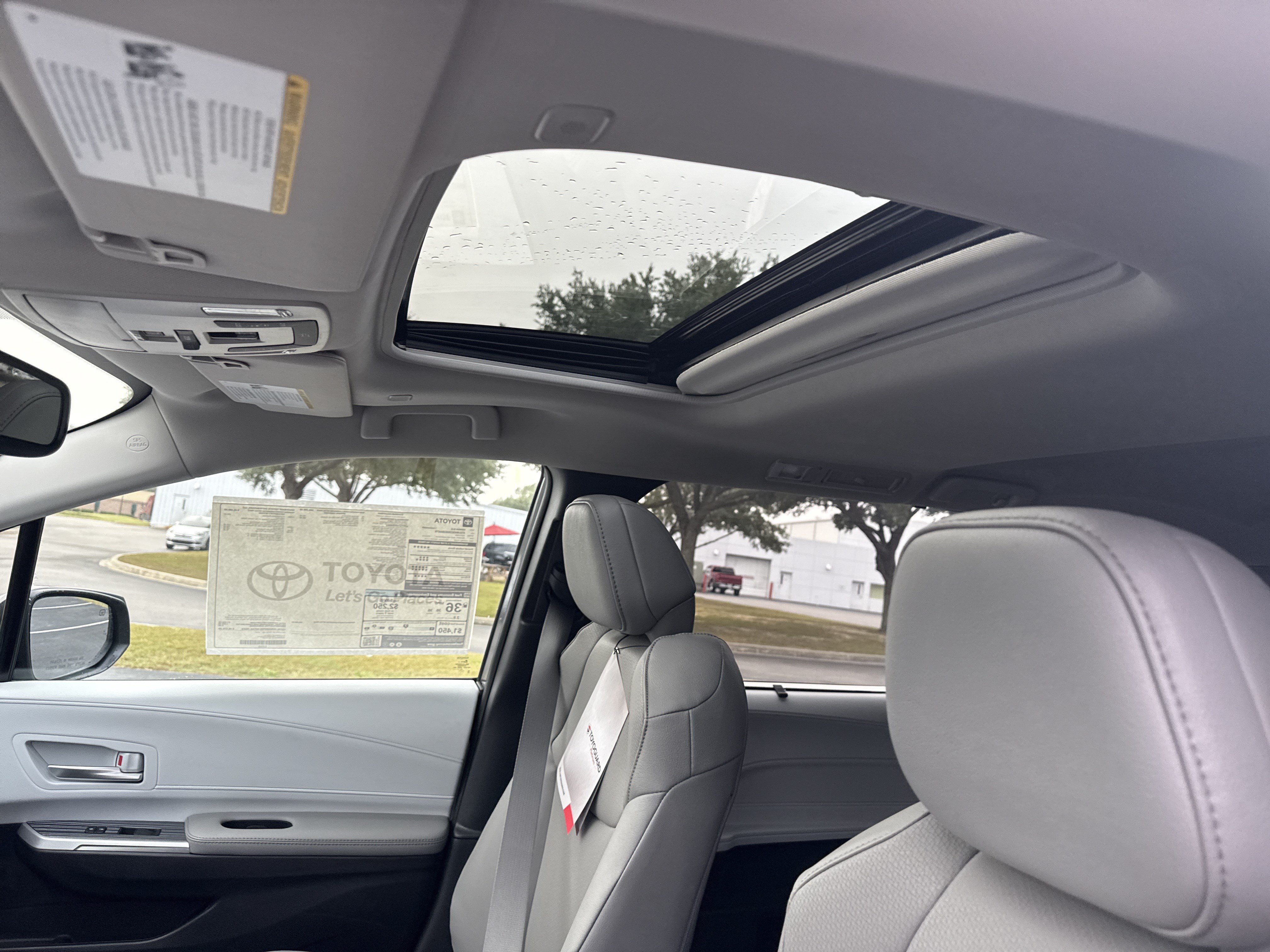 New 2025 Toyota Sienna XLE w/ XLE Plus Package FWD image 16