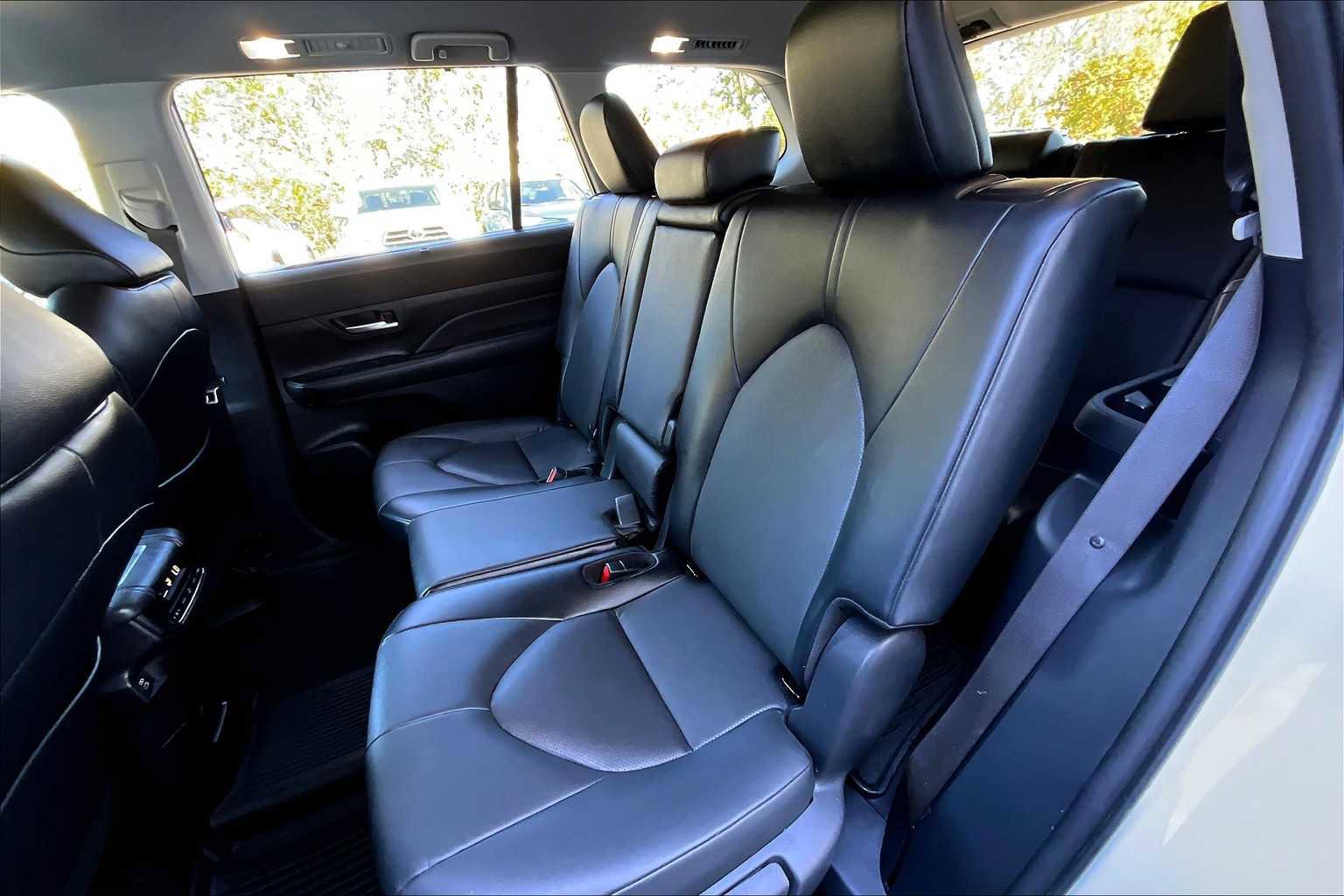 Used 2024 Toyota Grand Highlander XLE image 18
