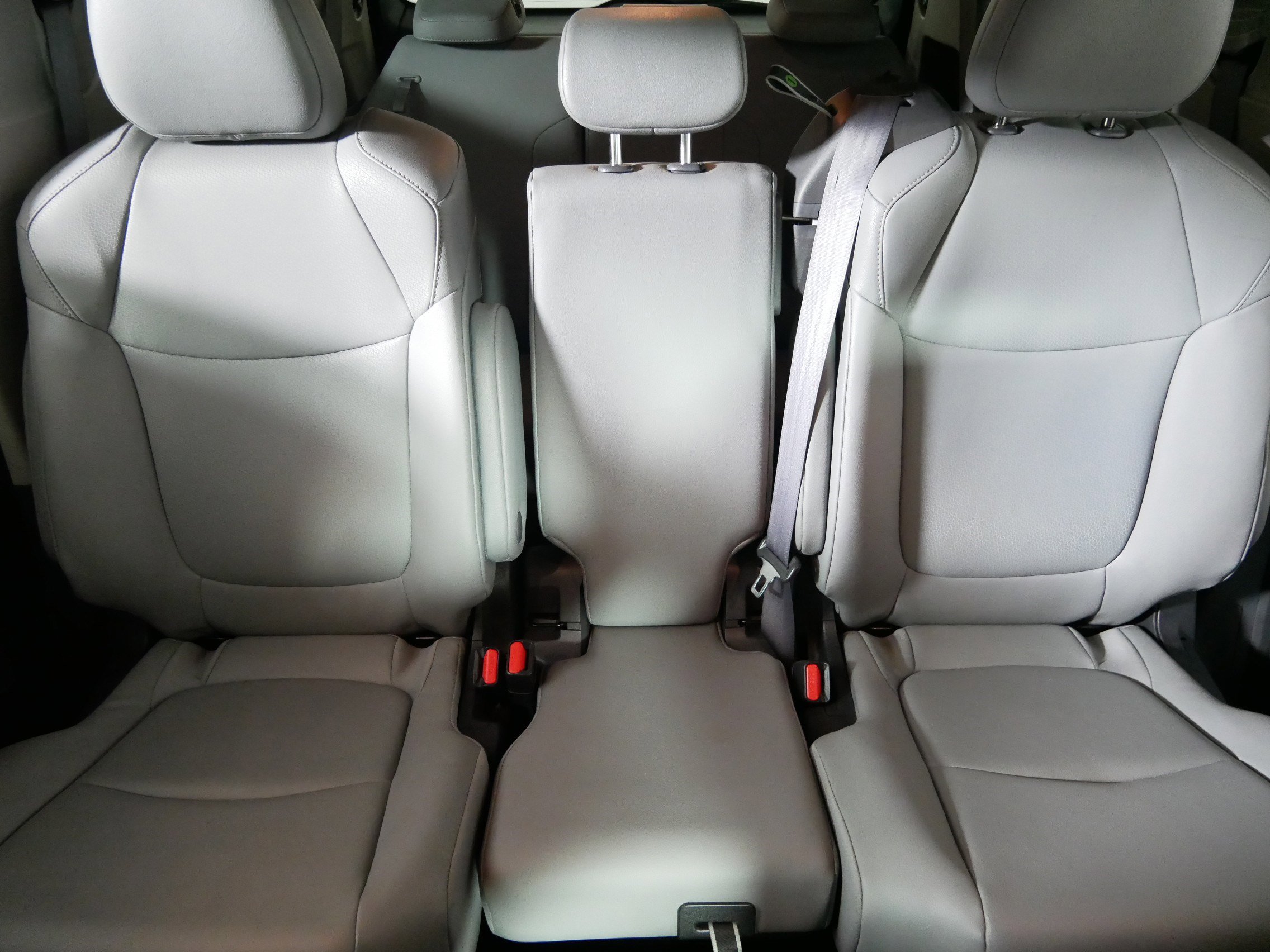Used 2022 Toyota Sienna XLE FWD image 13