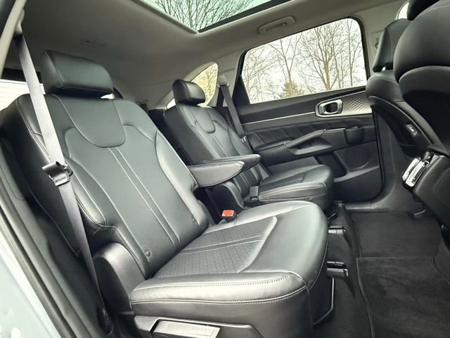 Used 2023 Kia Sorento SX image 23