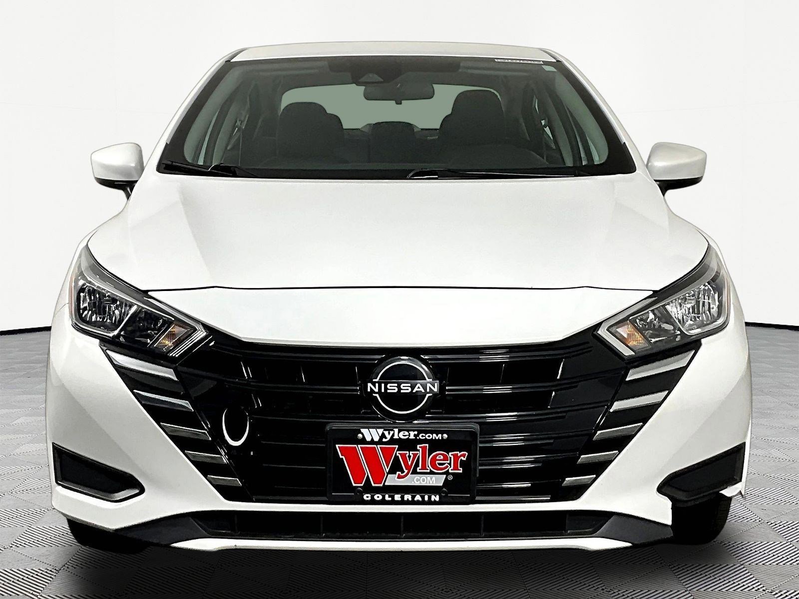 Certified 2023 Nissan Versa SV FWD image 2
