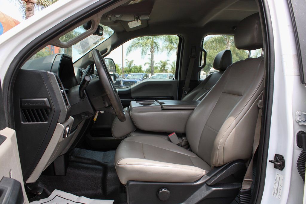 Used 2017 Ford F550 2WD Crew Cab Super Duty image 16