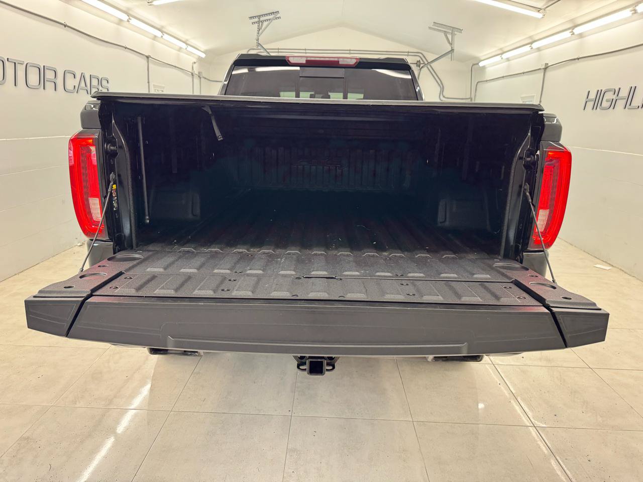 Used 2022 GMC Sierra 1500 AT4 w/ AT4 Premium Package AWD/4WD image 7