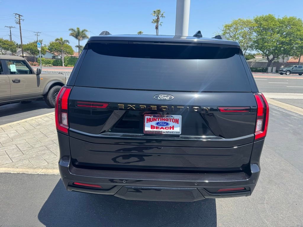 Used 2025 Ford Expedition Tremor AWD/4WD image 13