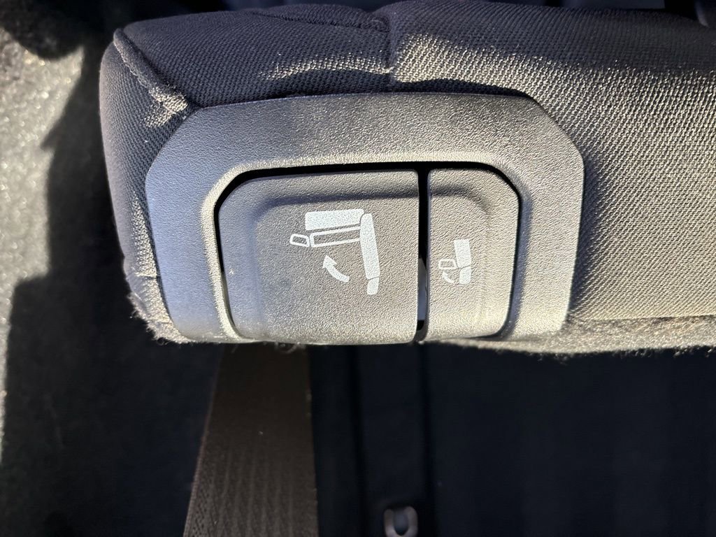 Used 2018 Jeep Wrangler Unlimited Sahara image 29