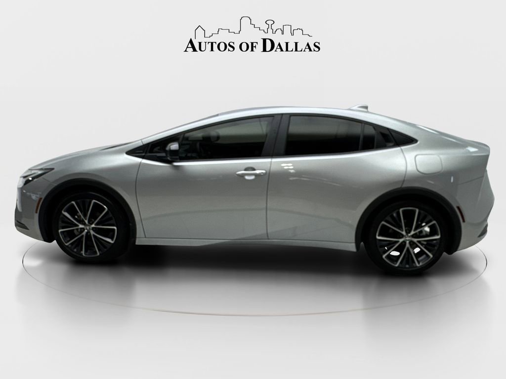 Used 2024 Toyota Prius LE image 5