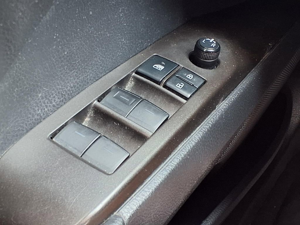 Used 2021 Toyota Camry SE FWD image 16