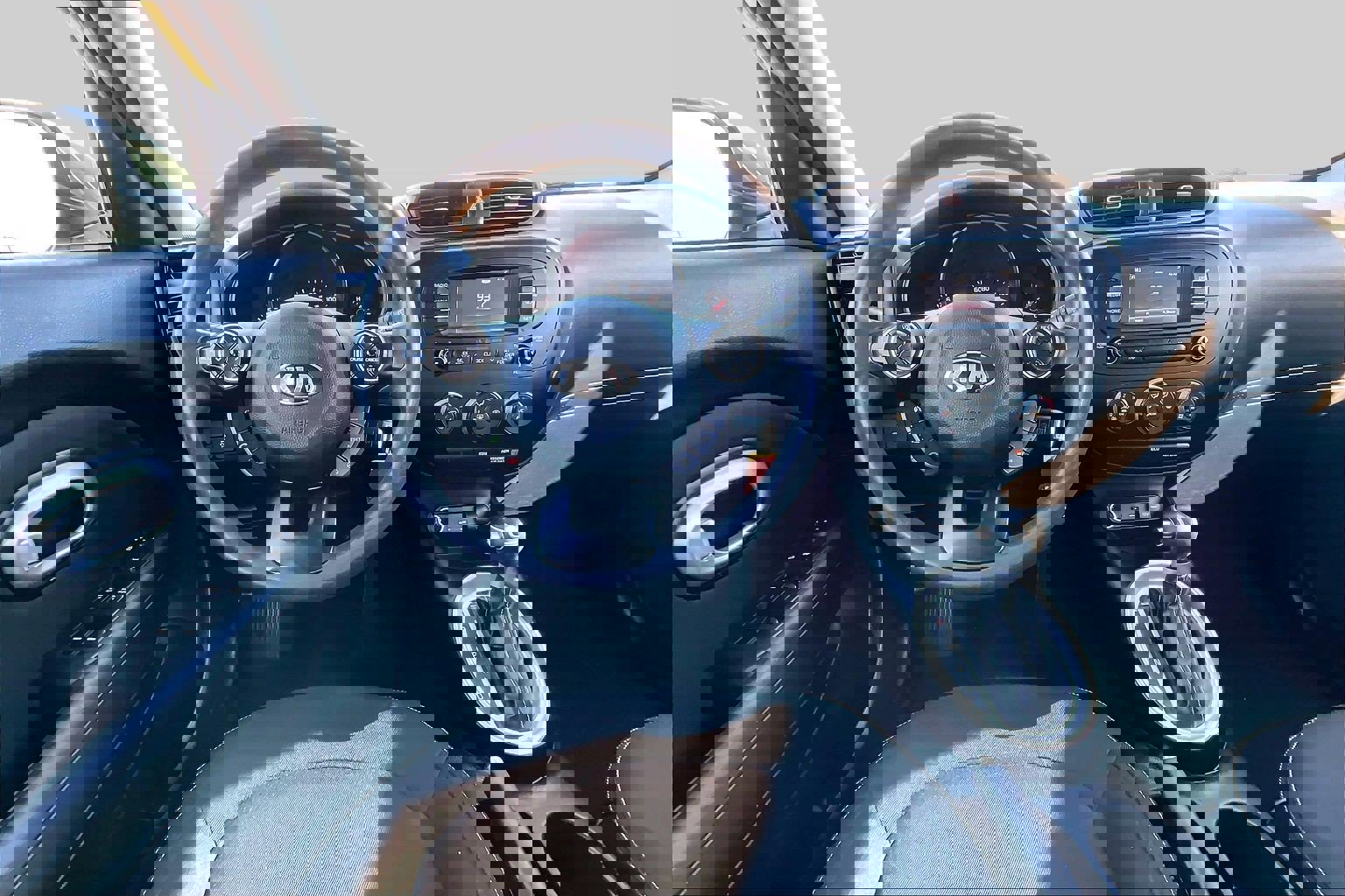 Used 2016 Kia Soul + image 5