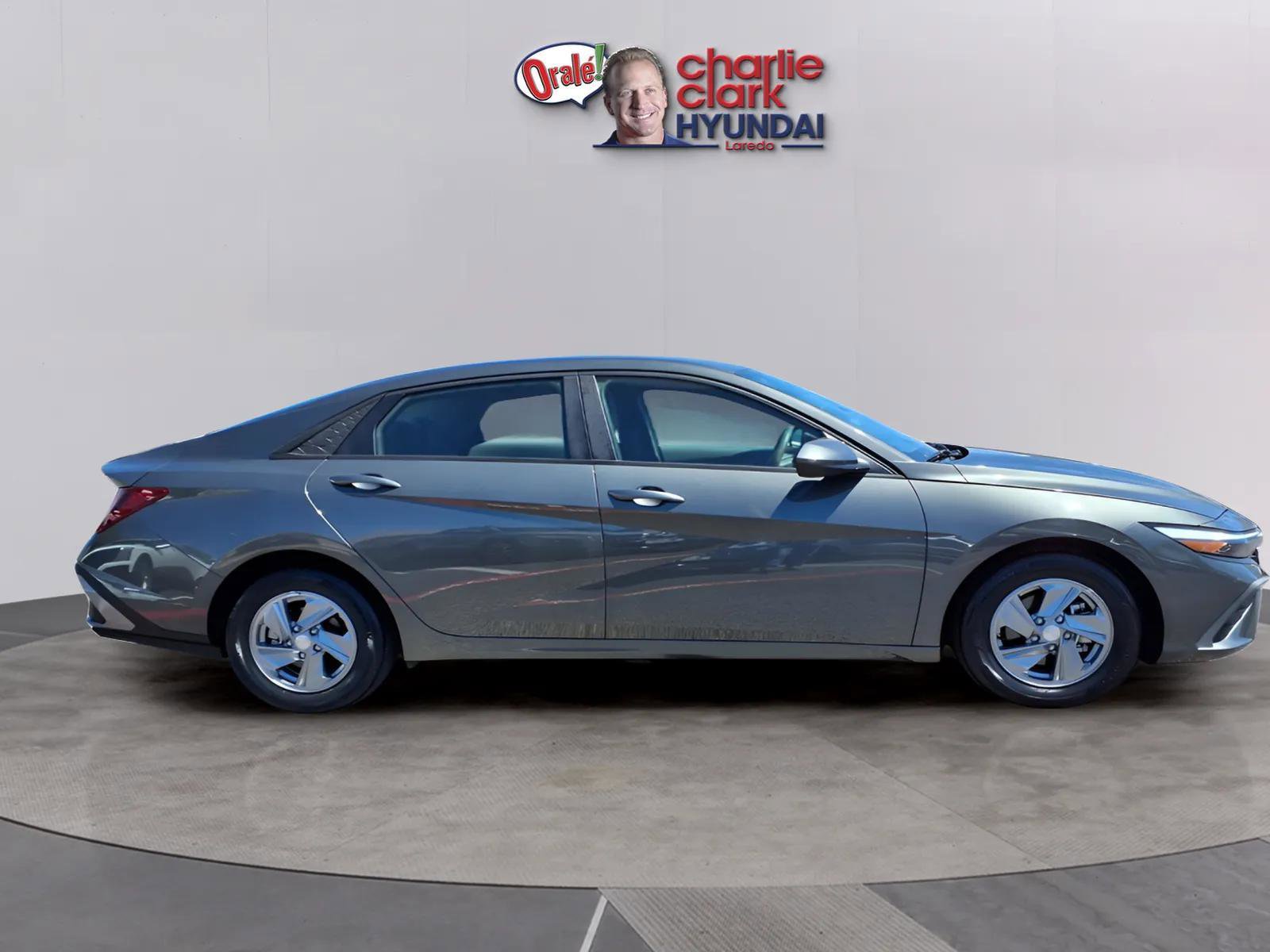 Certified 2024 Hyundai Elantra SE image 6