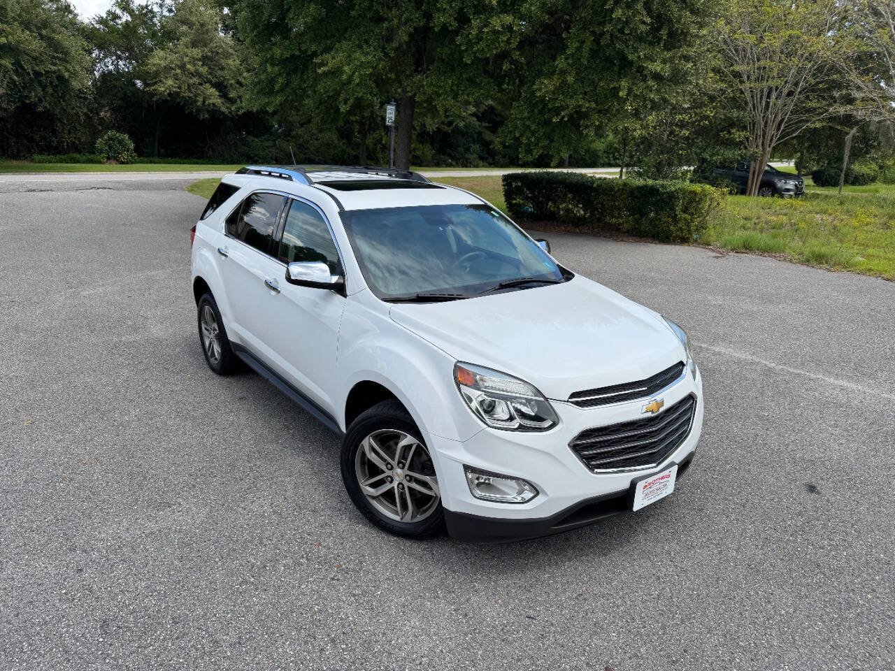 Used 2017 Chevrolet Equinox Premier w/ Enhanced Convenience Package AWD/4WD image 40