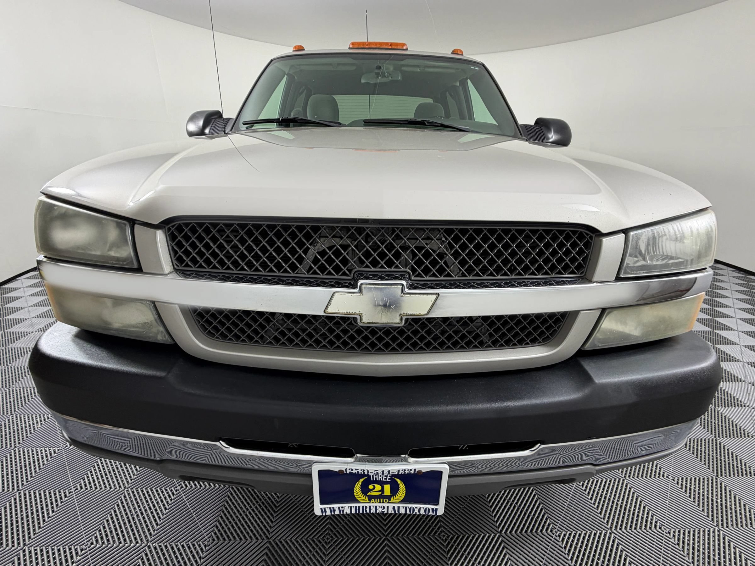 Used 2004 Chevrolet Silverado 3500 LS w/ Heavy-Duty Power Package RWD image 3