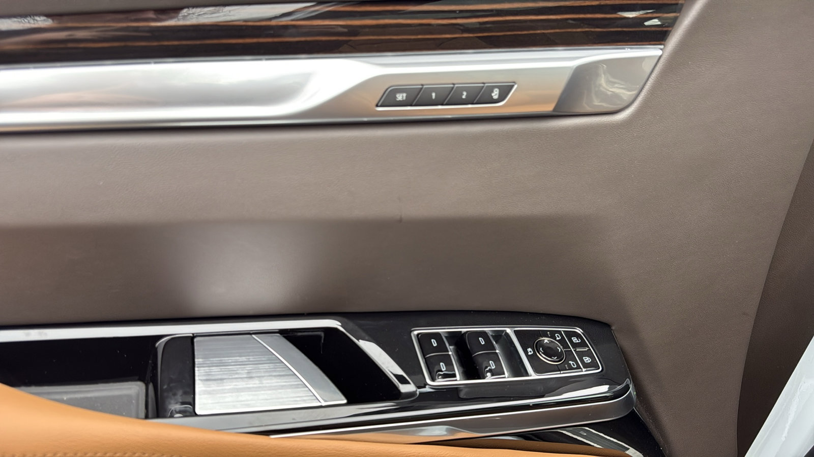 New 2026 Cadillac Escalade Luxury image 11