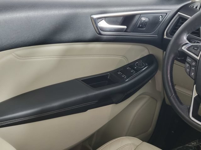 Used 2019 Ford Edge Titanium w/ Cold Weather Package AWD/4WD image 31