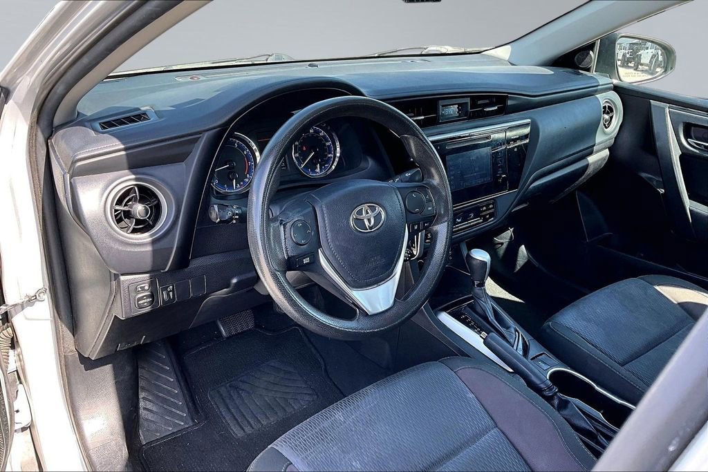 Used 2017 Toyota Corolla XSE FWD image 4