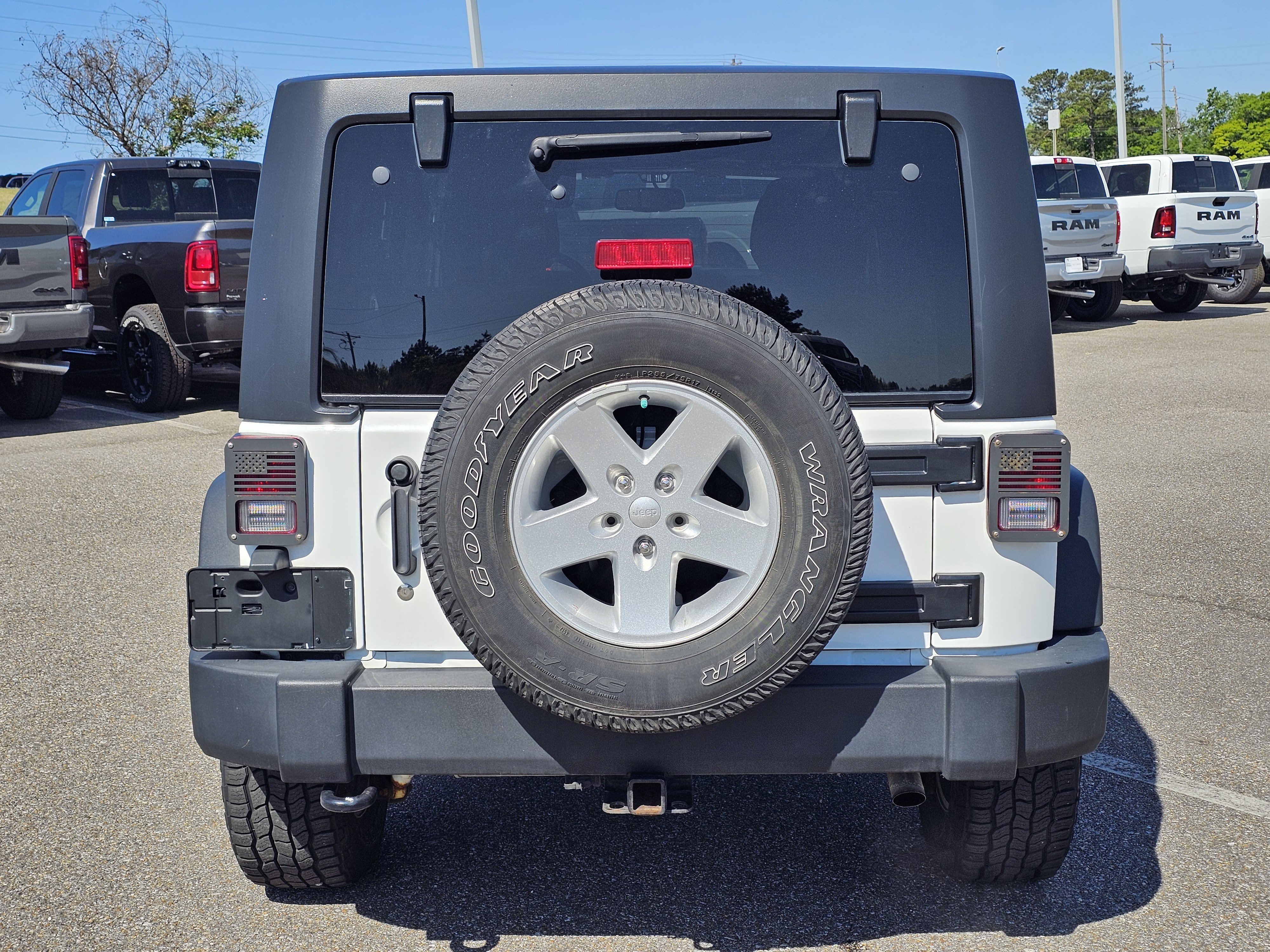 Used 2018 Jeep Wrangler Unlimited Sport S AWD/4WD image 11