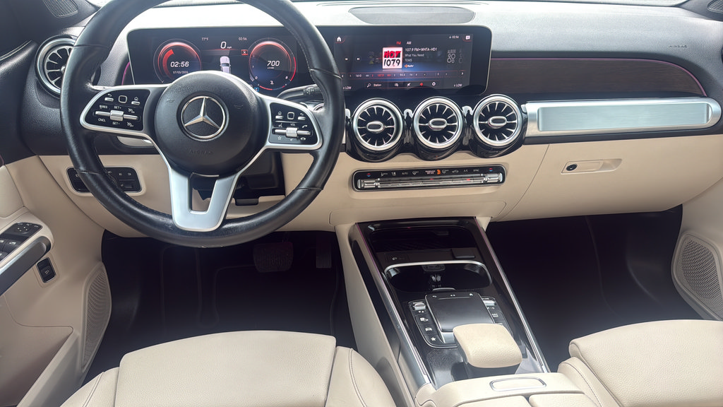 Used 2021 Mercedes-Benz GLB 250 w/ Premium Package image 12