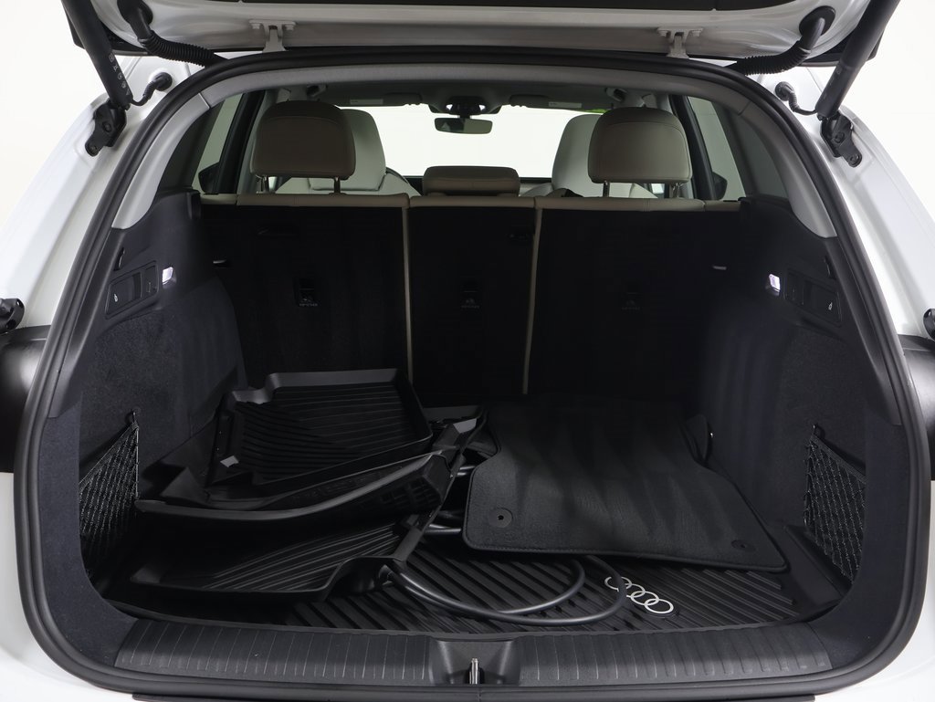 Used 2025 Audi Q6 e-tron Premium Plus image 16