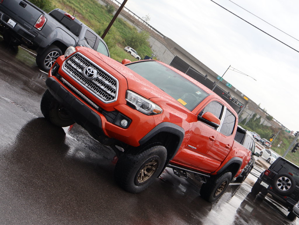 Used 2016 Toyota Tacoma TRD Off-Road w/ Towing Package AWD/4WD image 3
