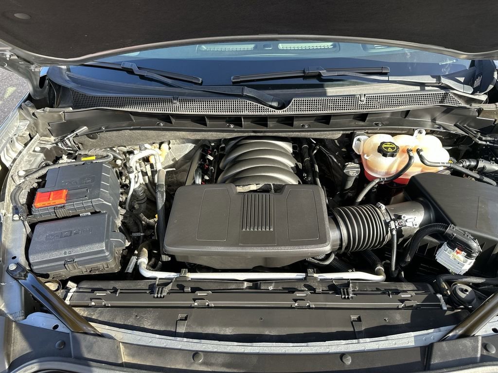 Used 2024 Chevrolet Suburban LT image 34