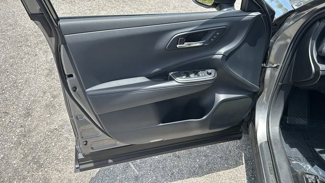 Used 2023 Toyota Crown Platinum image 5