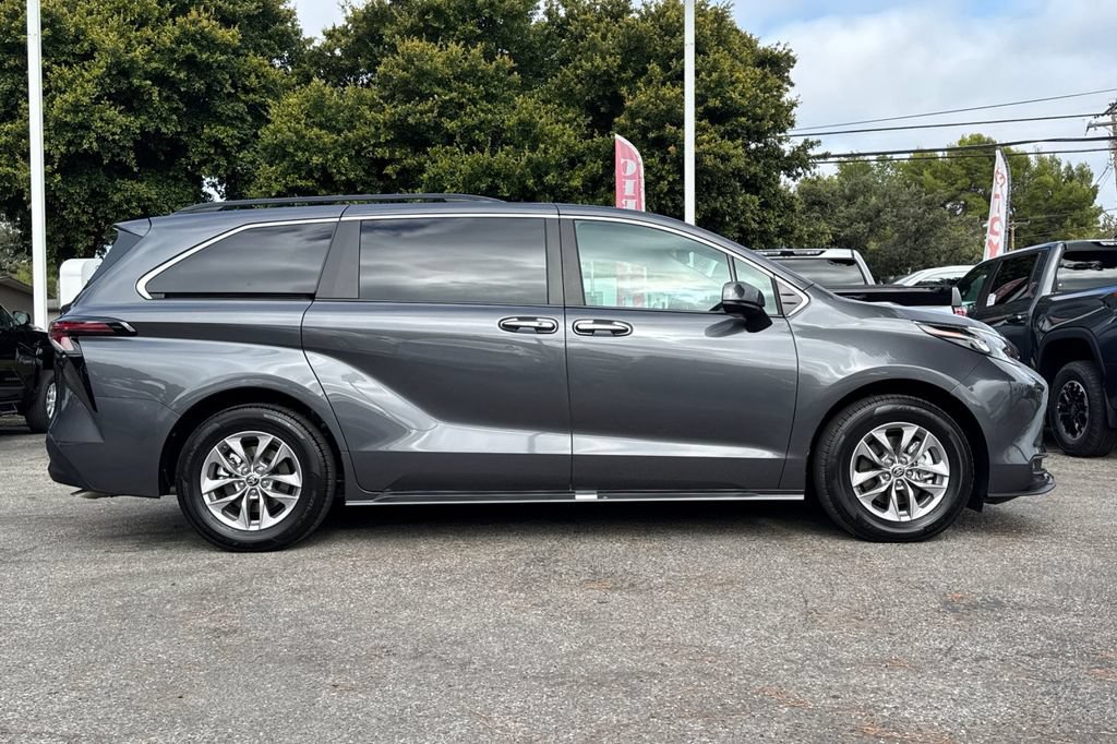 Certified 2025 Toyota Sienna XLE w/ XLE Plus Package AWD/4WD image 2
