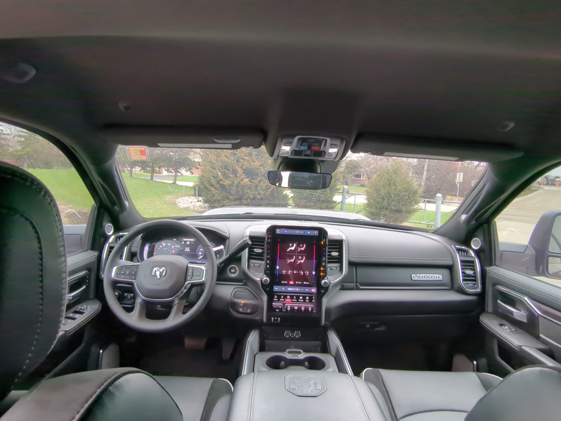 Used 2025 RAM 3500 Laramie image 11