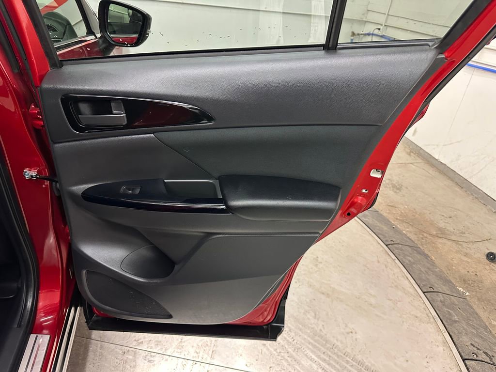 Used 2022 Mitsubishi Eclipse Cross LE image 25