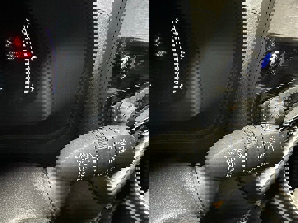 Used 2025 Toyota Grand Highlander AWD image 23