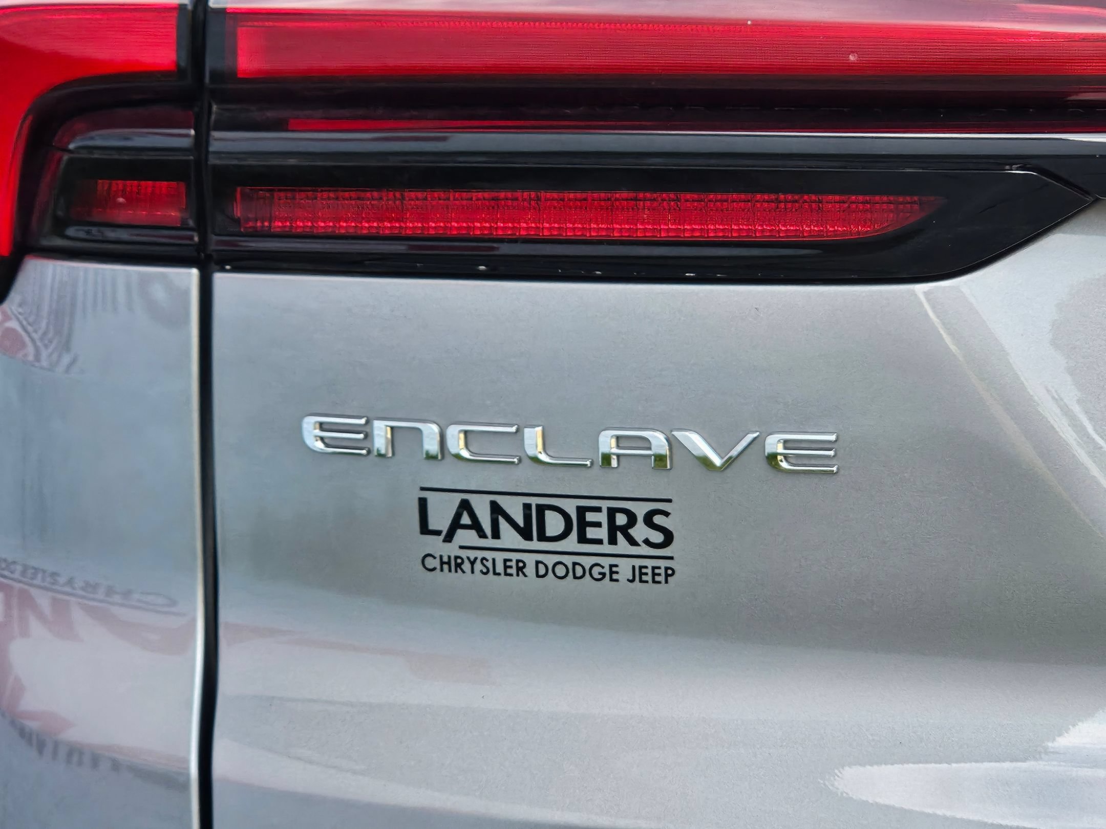 Used 2025 Buick Enclave Sport Touring w/ Power Package FWD image 30
