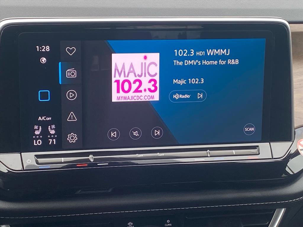 Certified 2024 Volkswagen Atlas SE image 8