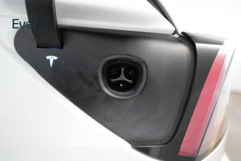 Used 2023 Tesla Model Y Long Range AWD/4WD image 10