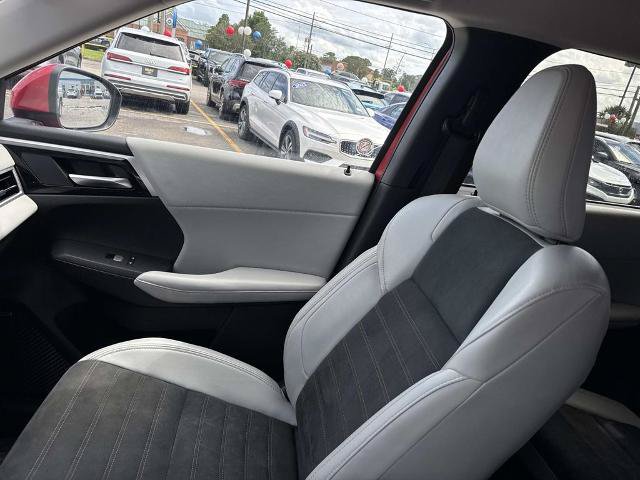 Used 2025 Mitsubishi Outlander AWD image 16