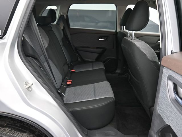 Used 2023 Nissan Rogue SV image 42