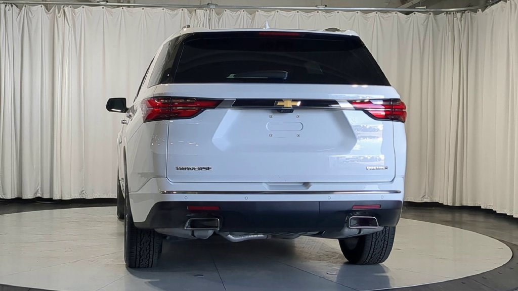 Used 2023 Chevrolet Traverse Premier w/ LPO, Floor Liner Package FWD image 7