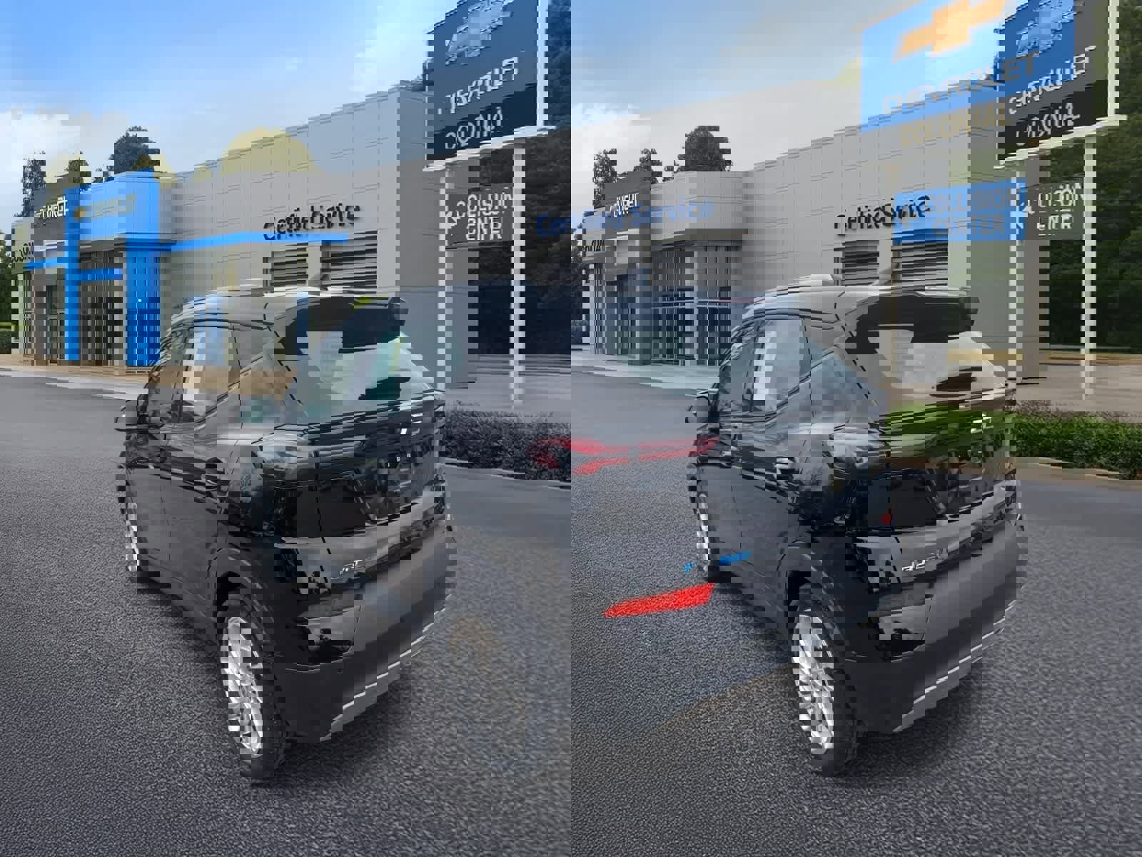 Used 2023 Chevrolet Bolt EUV LT w/ Driver Confidence Package image 5