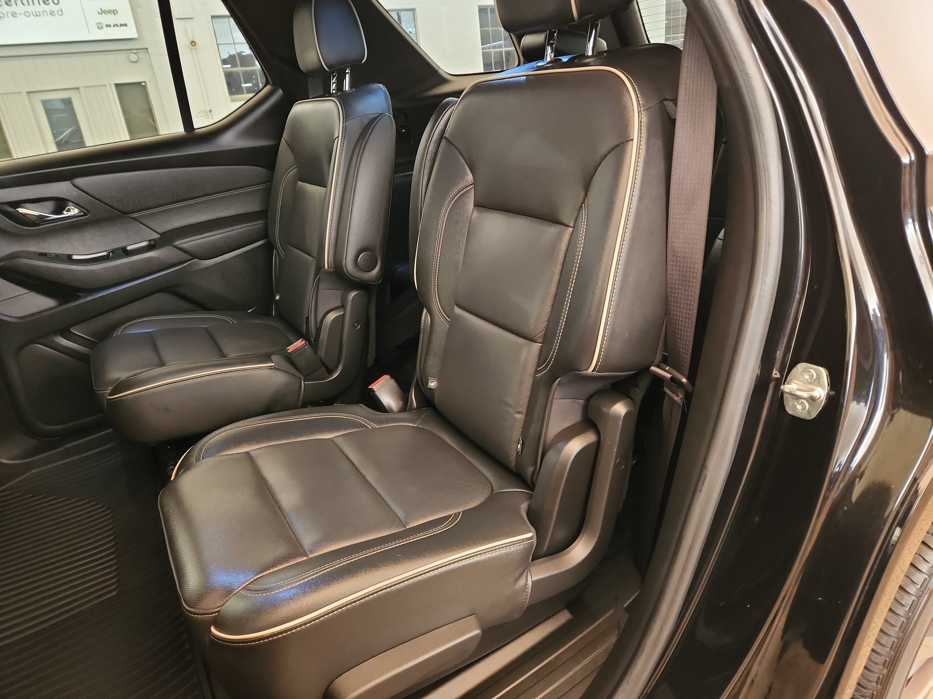 Used 2022 Chevrolet Traverse Premier AWD/4WD image 25