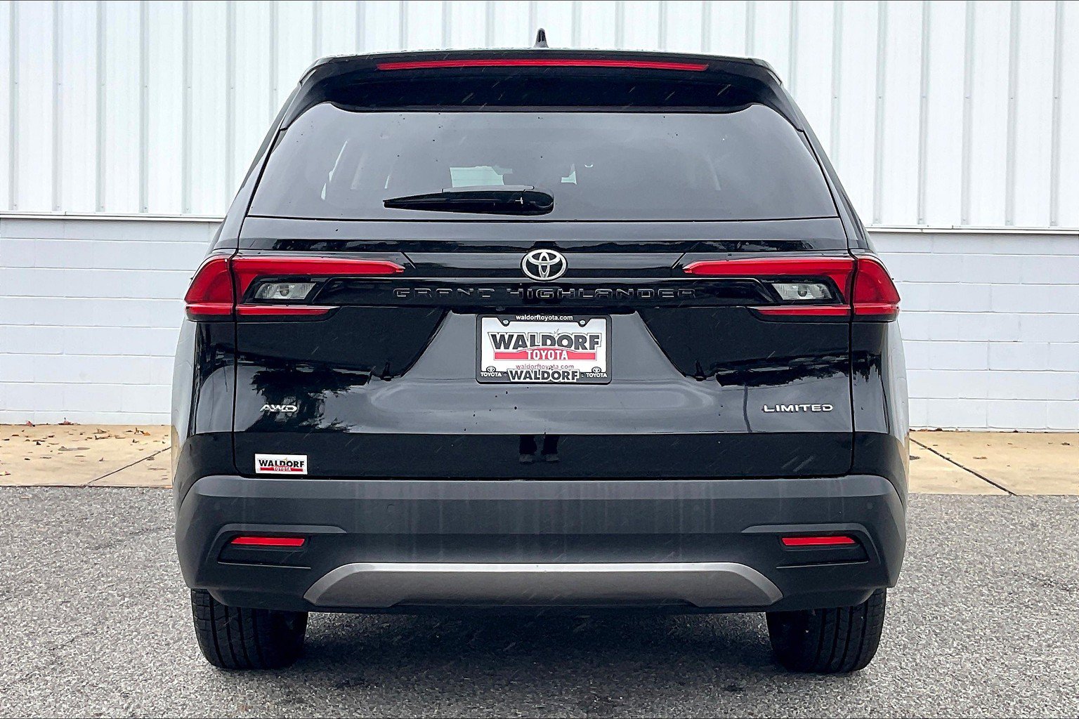 Used 2024 Toyota Grand Highlander AWD image 5