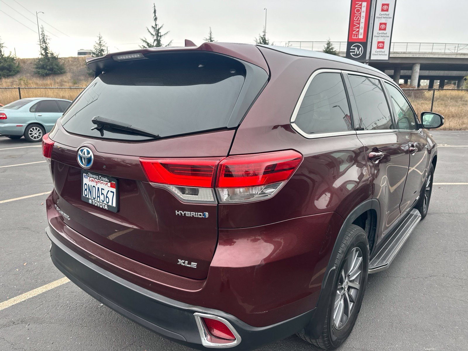 Used 2019 Toyota Highlander XLE AWD/4WD image 4
