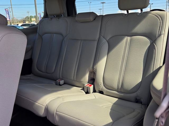 Used 2023 Jeep Grand Wagoneer 4WD w/ Flexible Seating Group image 6