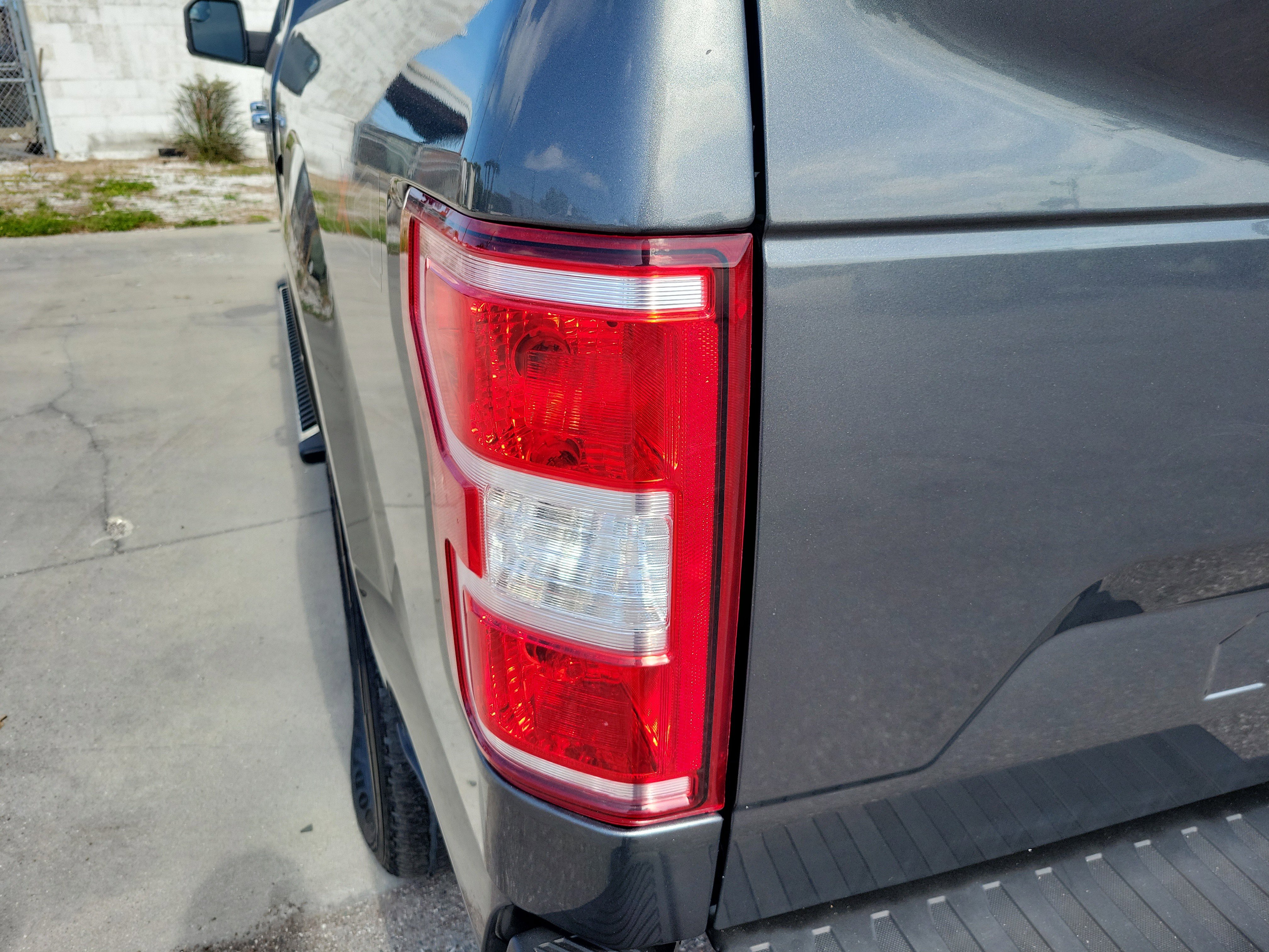 Used 2018 Ford F150 XLT w/ Equipment Group 302A Luxury AWD/4WD image 10