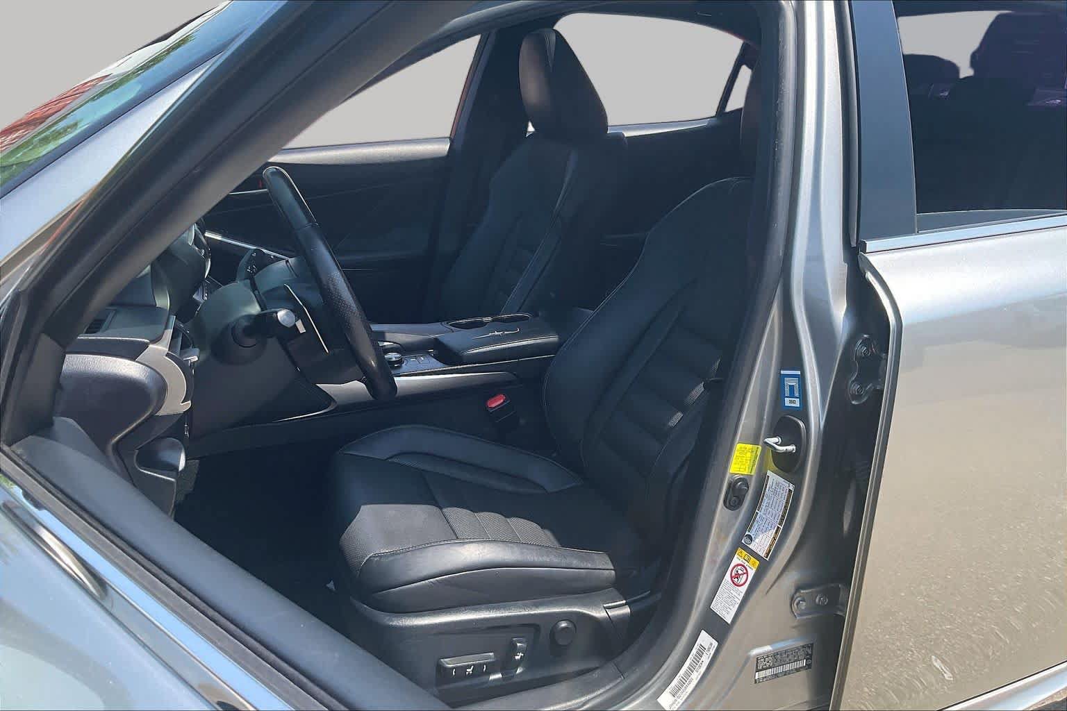 Used 2017 Lexus IS 200t F Sport w/ F Sport Package RWD image 13