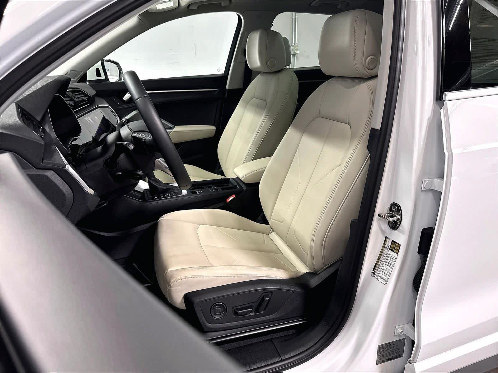 Certified 2025 Audi Q3 2.0T Premium AWD/4WD image 26