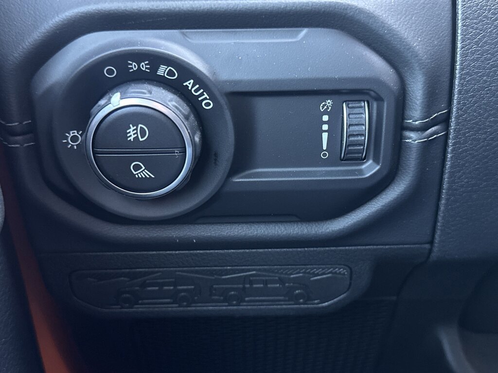New 2025 Jeep Gladiator Mojave w/ Convenience Group image 13
