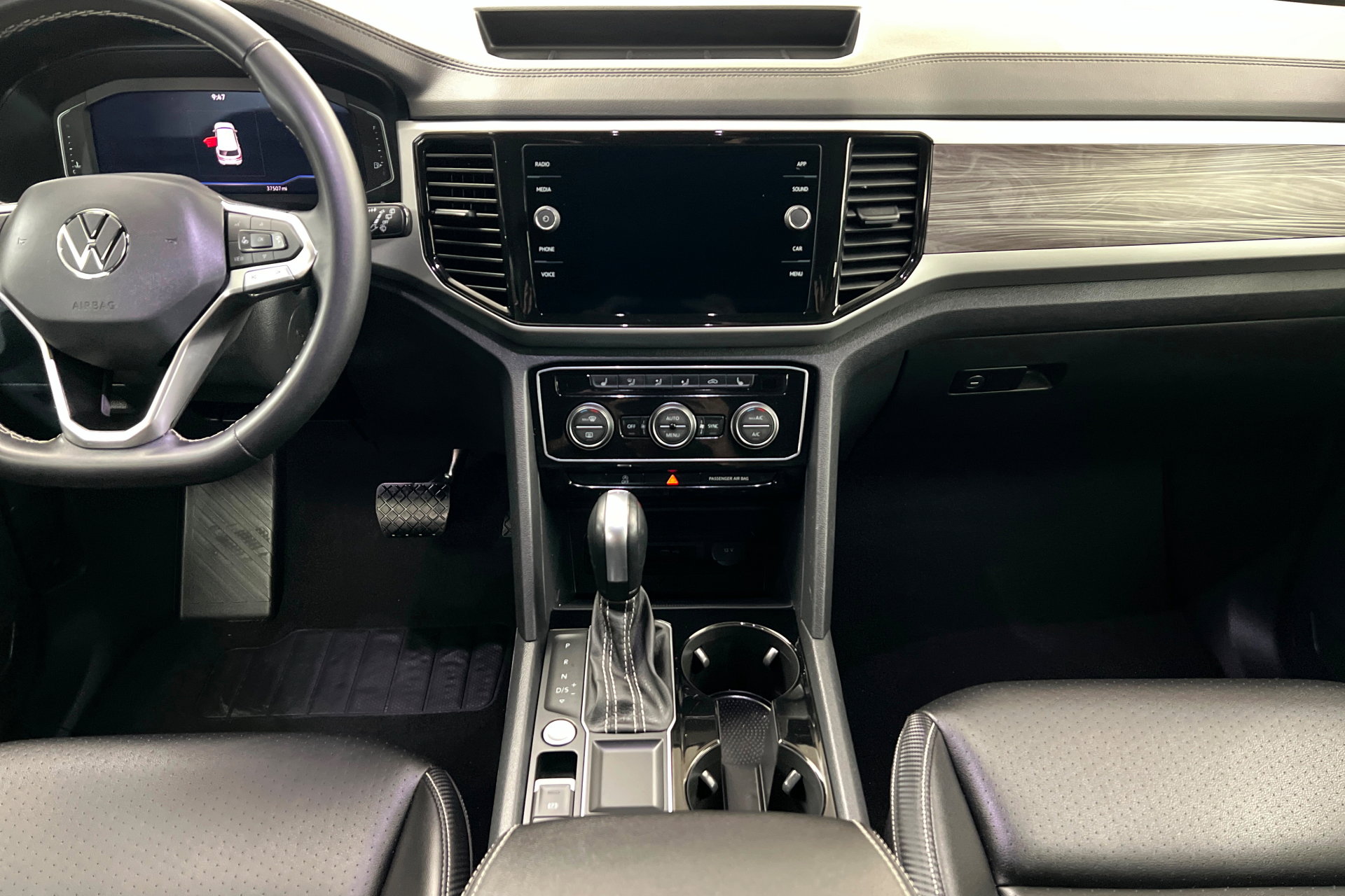 Used 2023 Volkswagen Atlas Cross Sport SE image 14