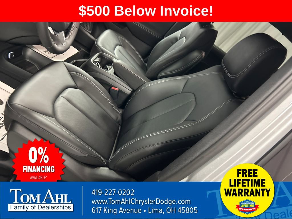 New 2026 Chrysler Pacifica Select image 10